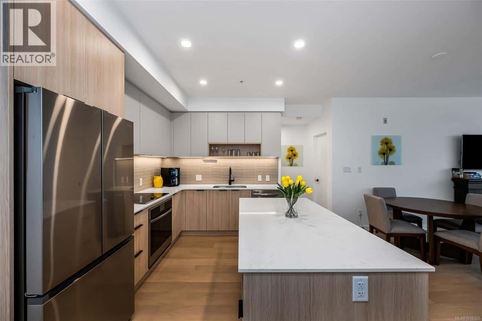 411 3564A Ryder Hesjedal Way — Colwood - Photo 4 of 55