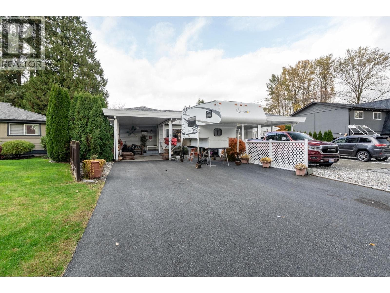 3557 HANDLEY CRESCENT — Port Coquitlam, British Columbia - Main photo