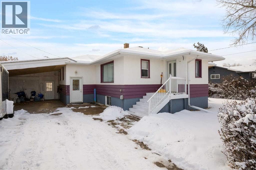841 E Nanton Street — Carstairs - Main photo