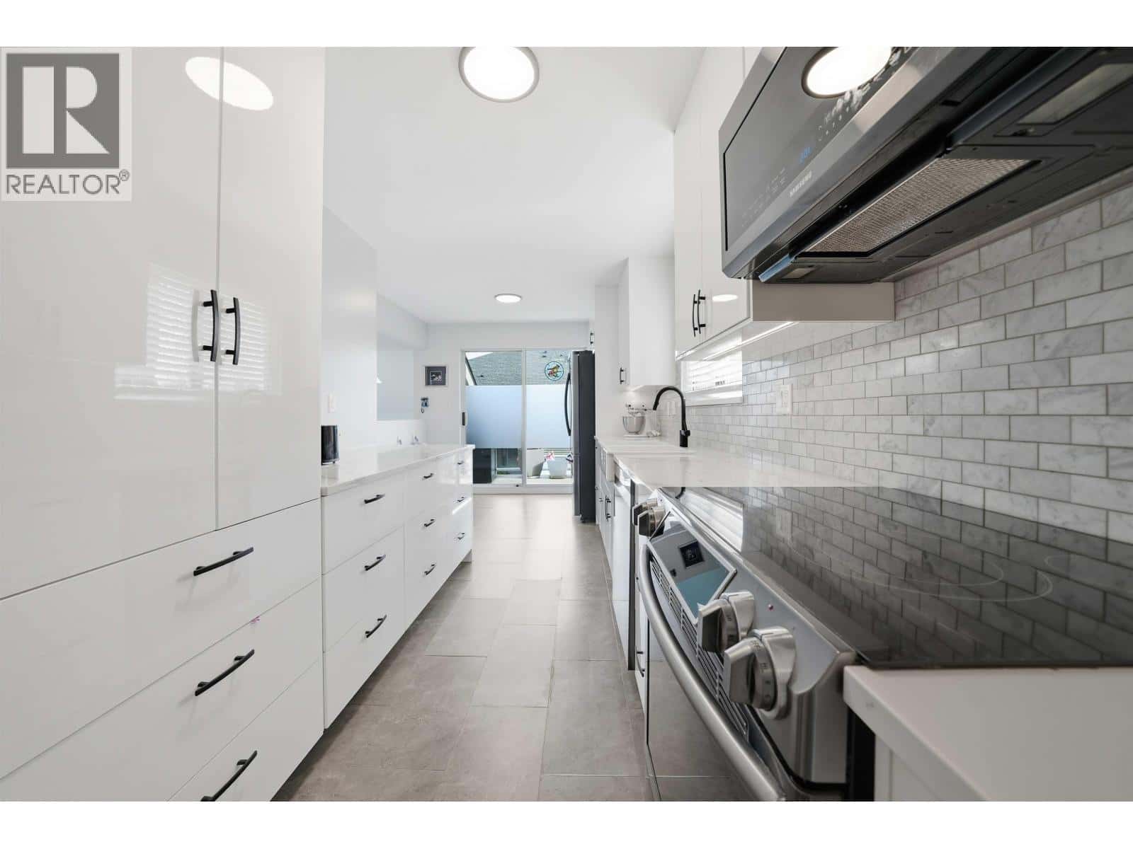 14 6250 48A AVENUE — Delta - Photo 5 of 31