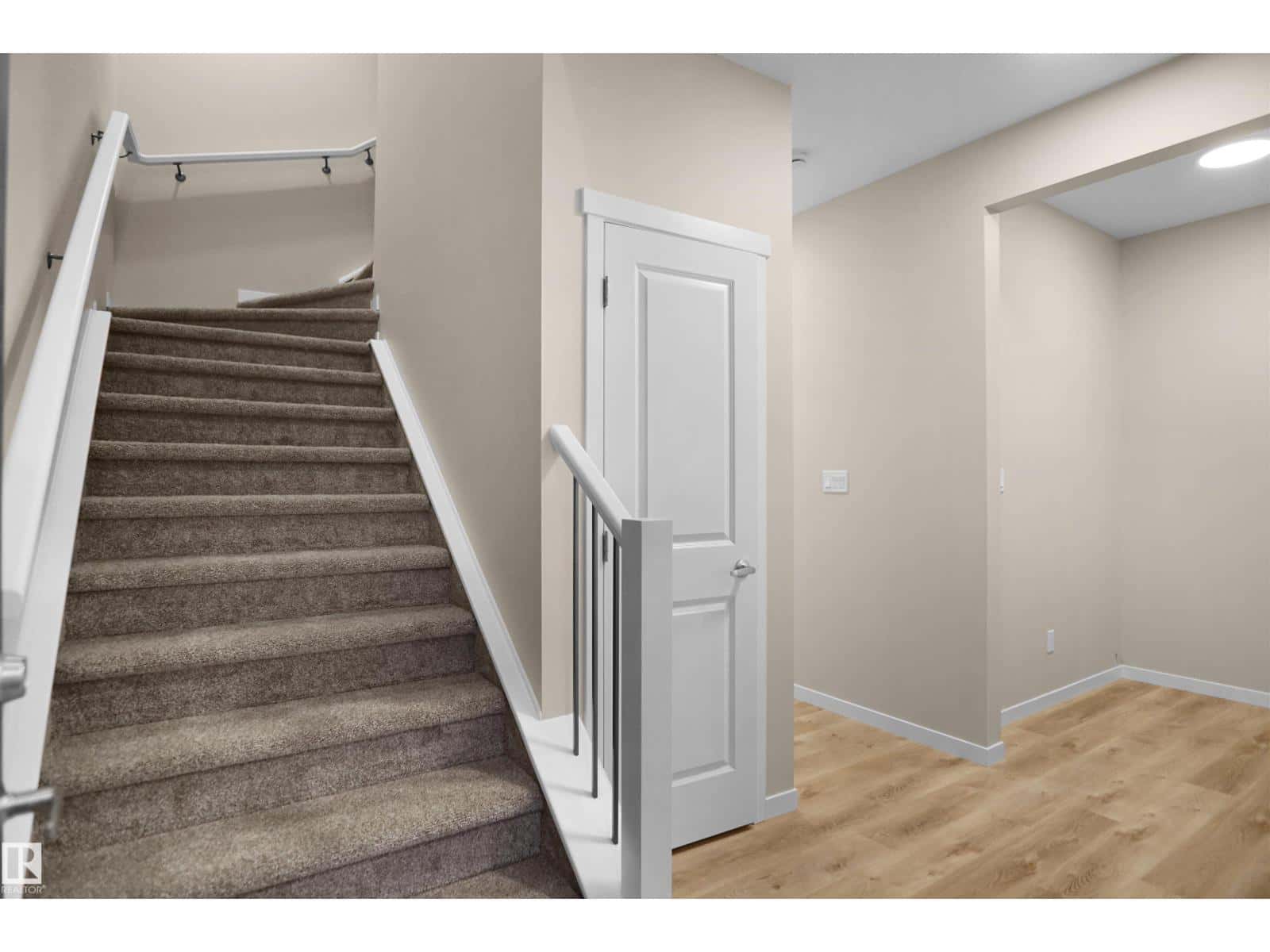 9828 219 ST NW — Edmonton - Photo 2 of 27