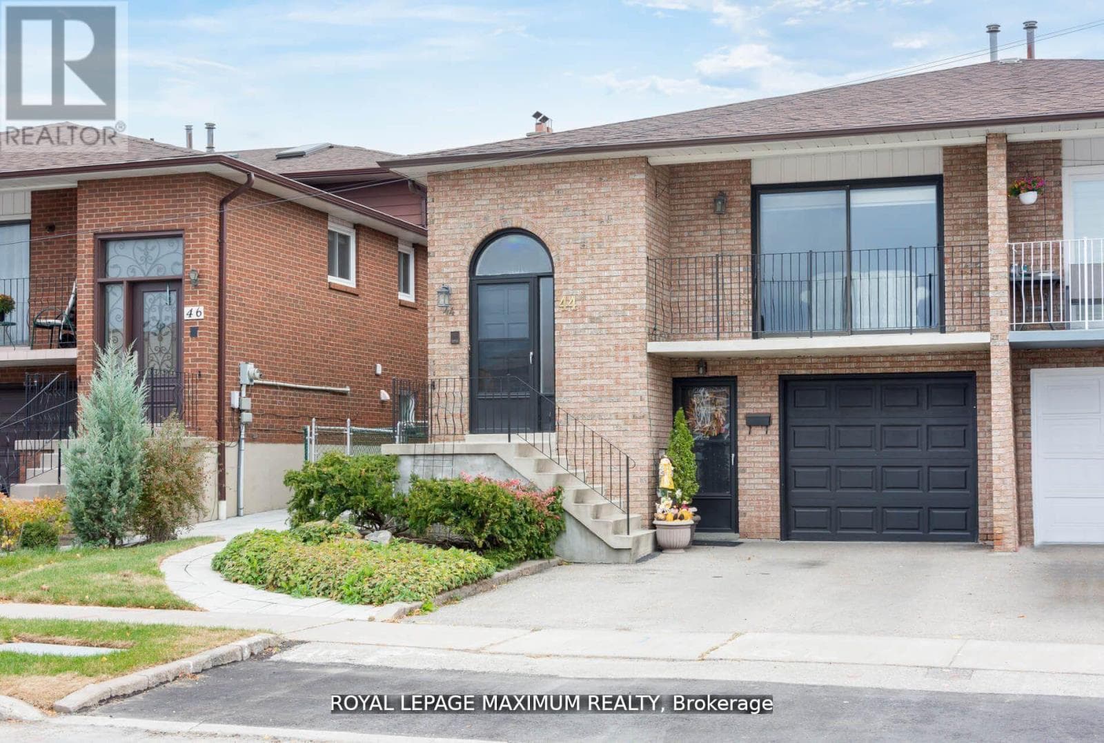 44 FLAGSTICK COURT — Toronto (York University Heights) - Main photo