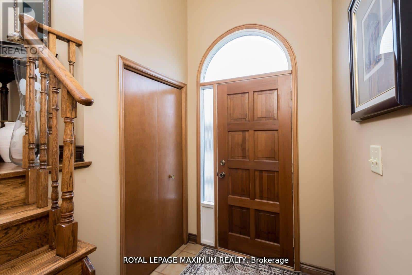 44 FLAGSTICK COURT — Toronto (York University Heights) - Photo 4 of 33