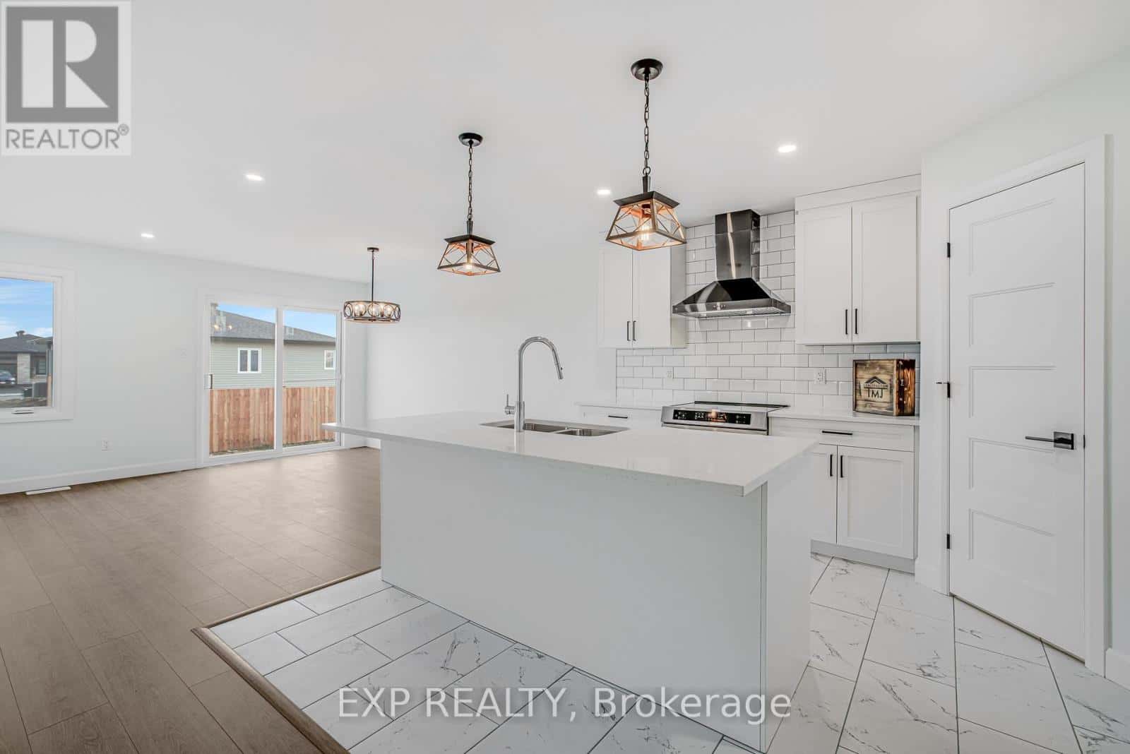 118 LORIE STREET — The Nation - Photo 4 of 19