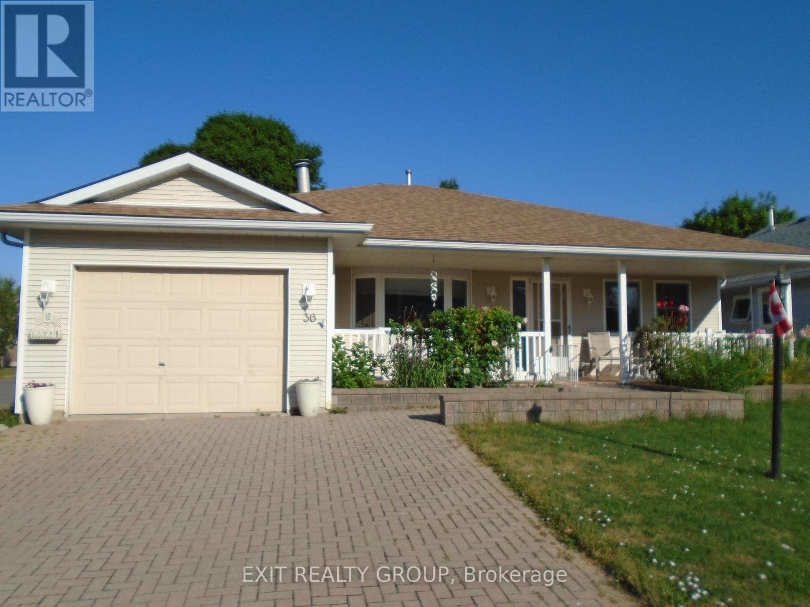 36 CRETNEY DRIVE — Prince Edward County (Wellington Ward) - Main photo