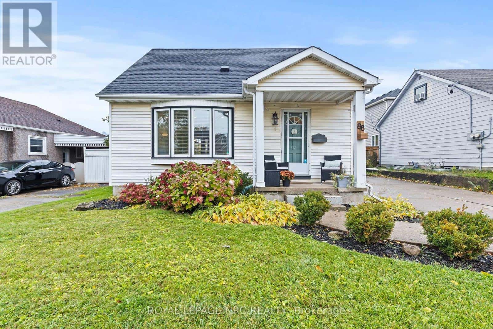 88 PARK AVENUE — St. Catharines (Secord Woods) - Photo 2 of 28