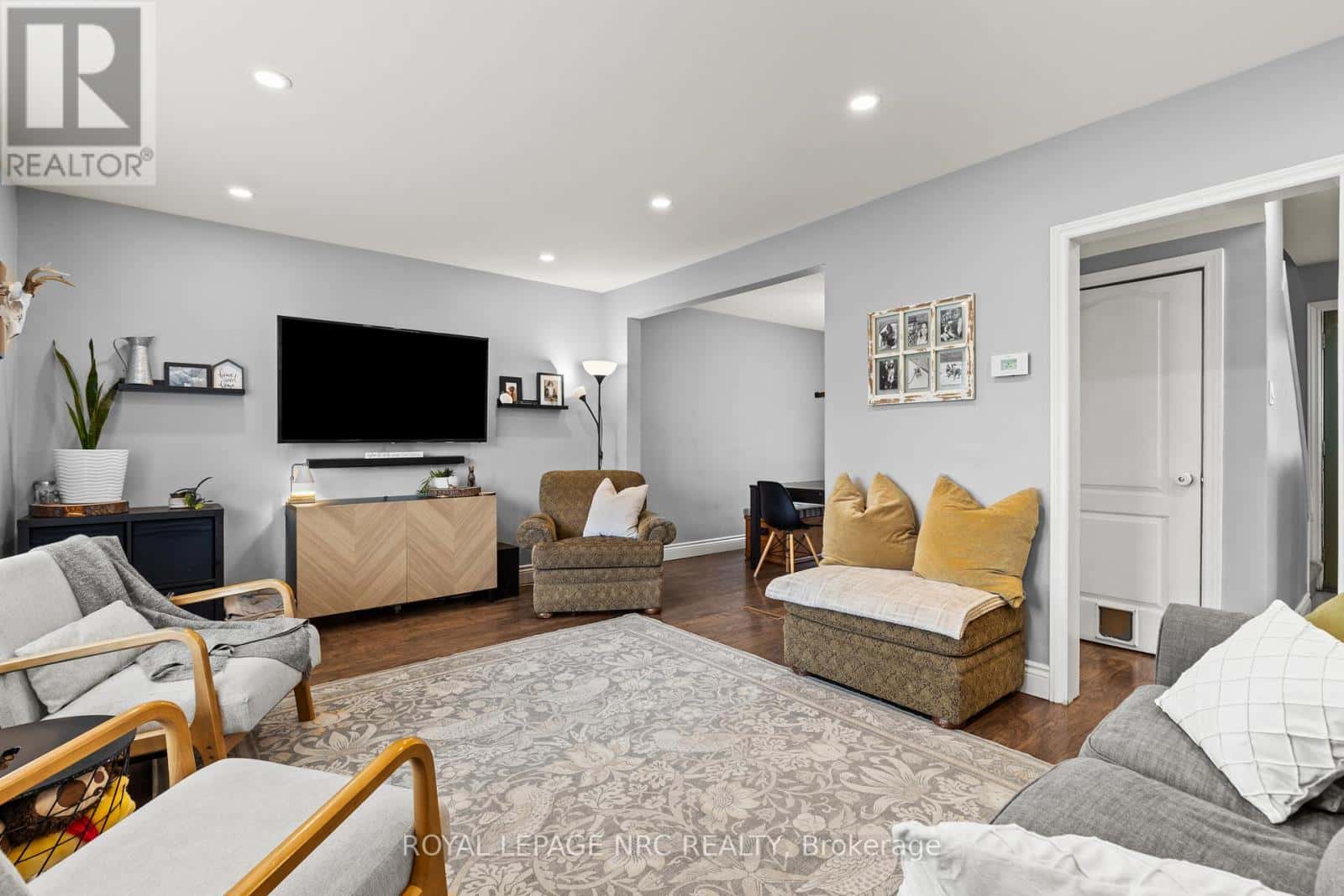 88 PARK AVENUE — St. Catharines (Secord Woods) - Photo 3 of 28