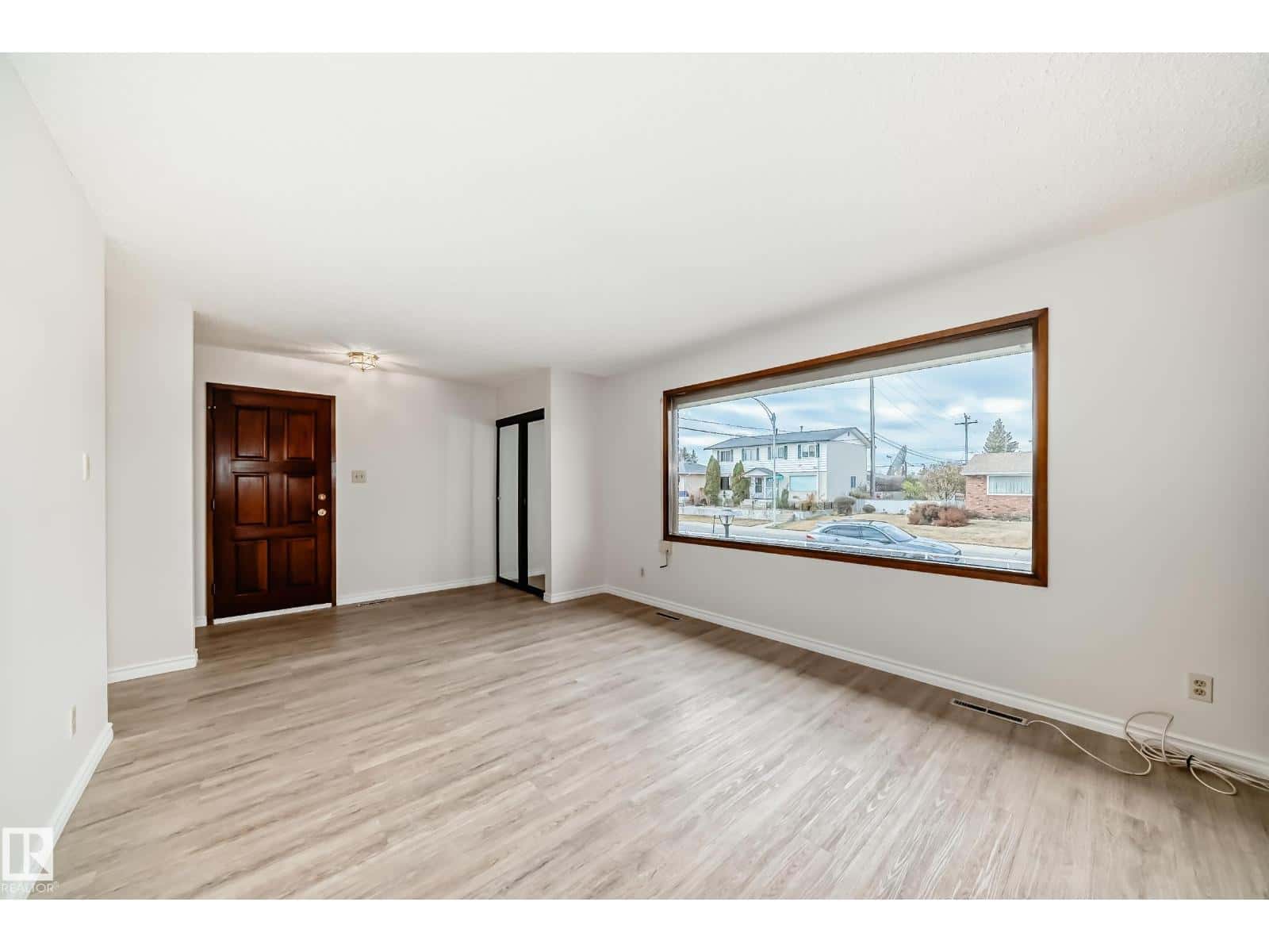 13003 128 ST NW — Edmonton - Photo 5 of 71