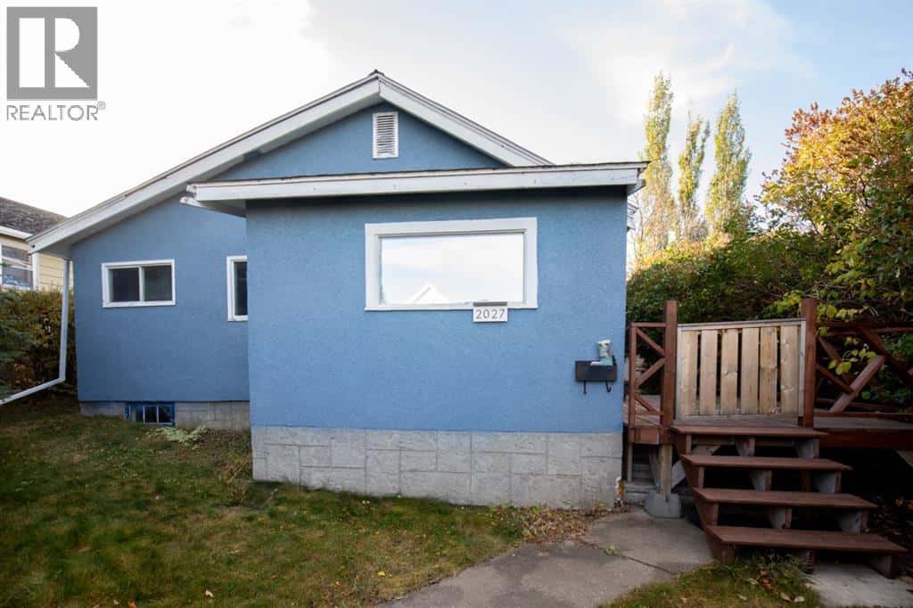 2027 19 Avenue — Bowden - Photo 2 of 29