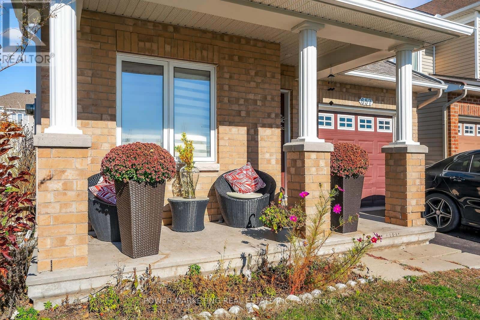 657 - 657 CLEARBROOK DRIVE N — Ottawa, Ontario - Photo 3 of 39