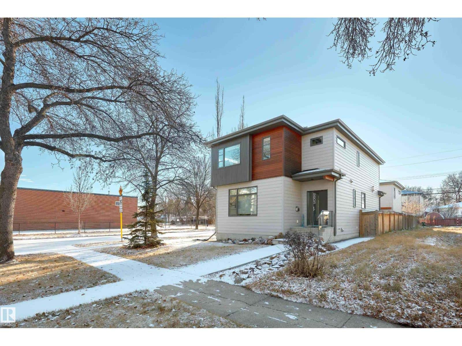 9803 74 AV NW — Edmonton - Photo 2 of 65