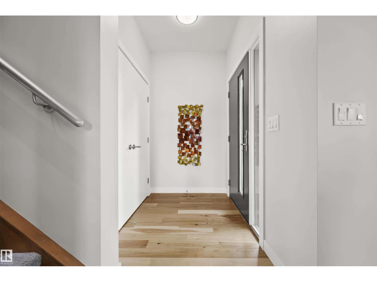 9803 74 AV NW — Edmonton - Photo 3 of 65