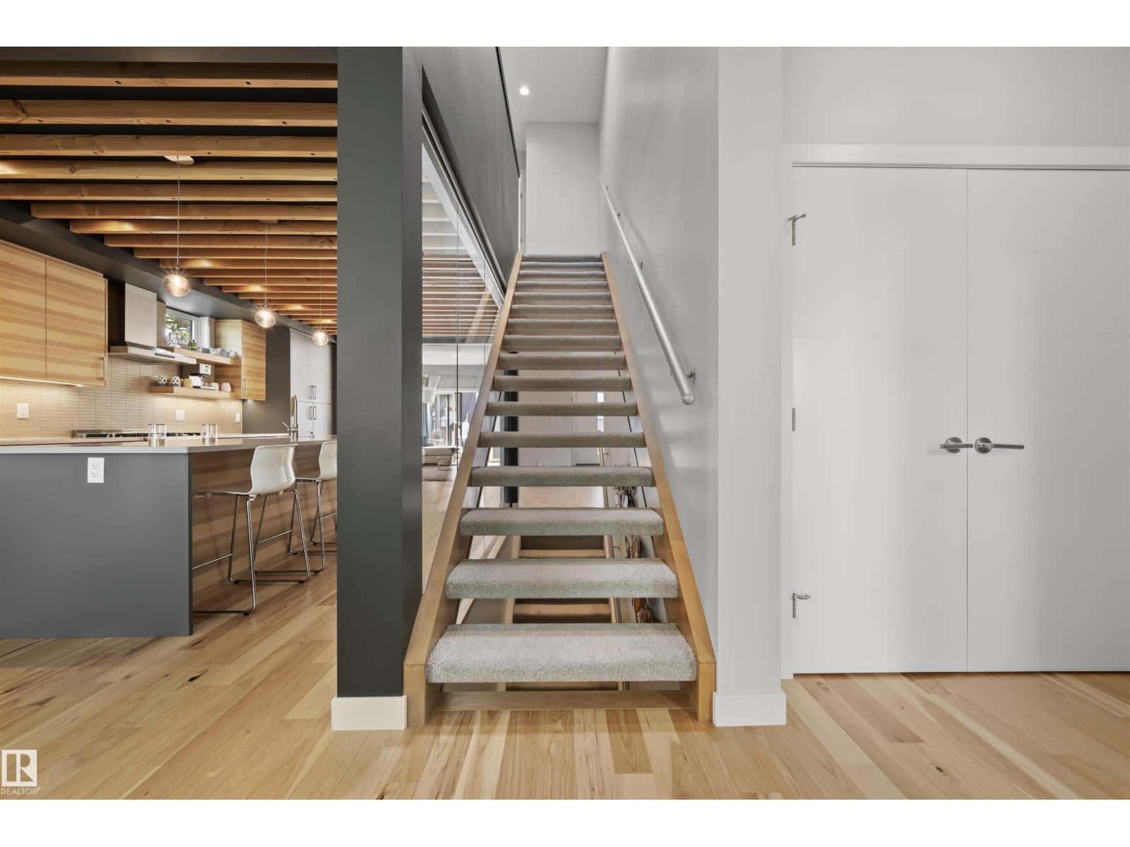 9803 74 AV NW — Edmonton - Photo 5 of 65