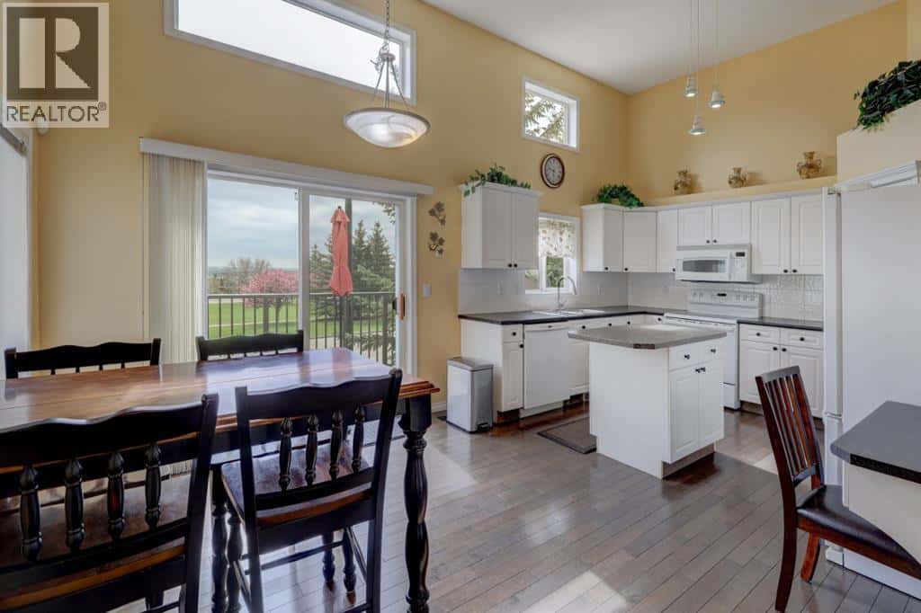 82 Country Hills Cove NW — Calgary - Photo 5 of 32