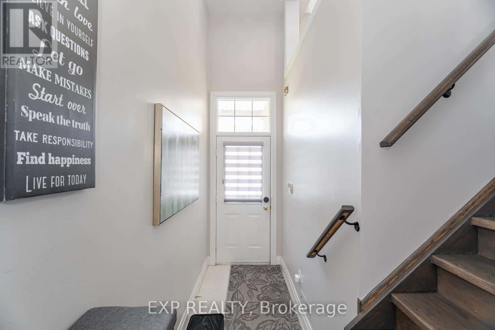 10 SETON PARK ROAD — Toronto (Flemingdon Park), Ontario - Photo 5 of 50