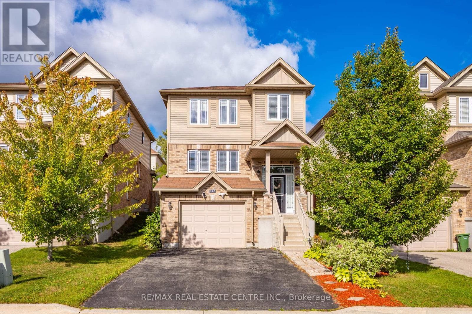 110 OAKES CRESCENT — Guelph (Grange Road) - Main photo