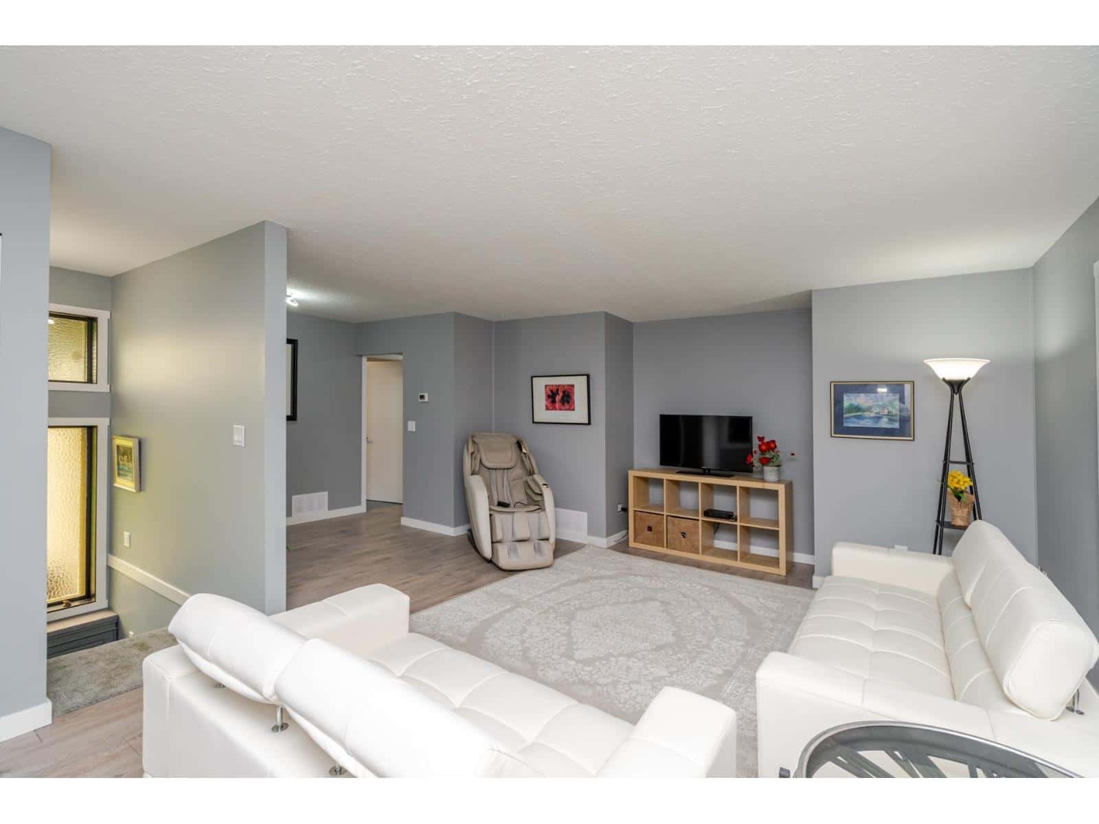 33897 WALNUT AVENUE — Abbotsford, British Columbia - Photo 4 of 39