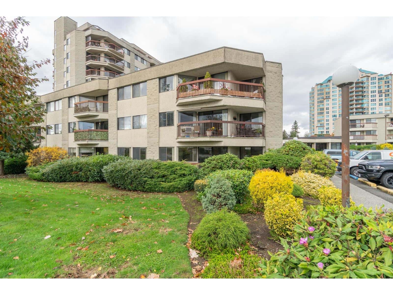 112 31955 OLD YALE ROAD — Abbotsford - Photo 3 of 33