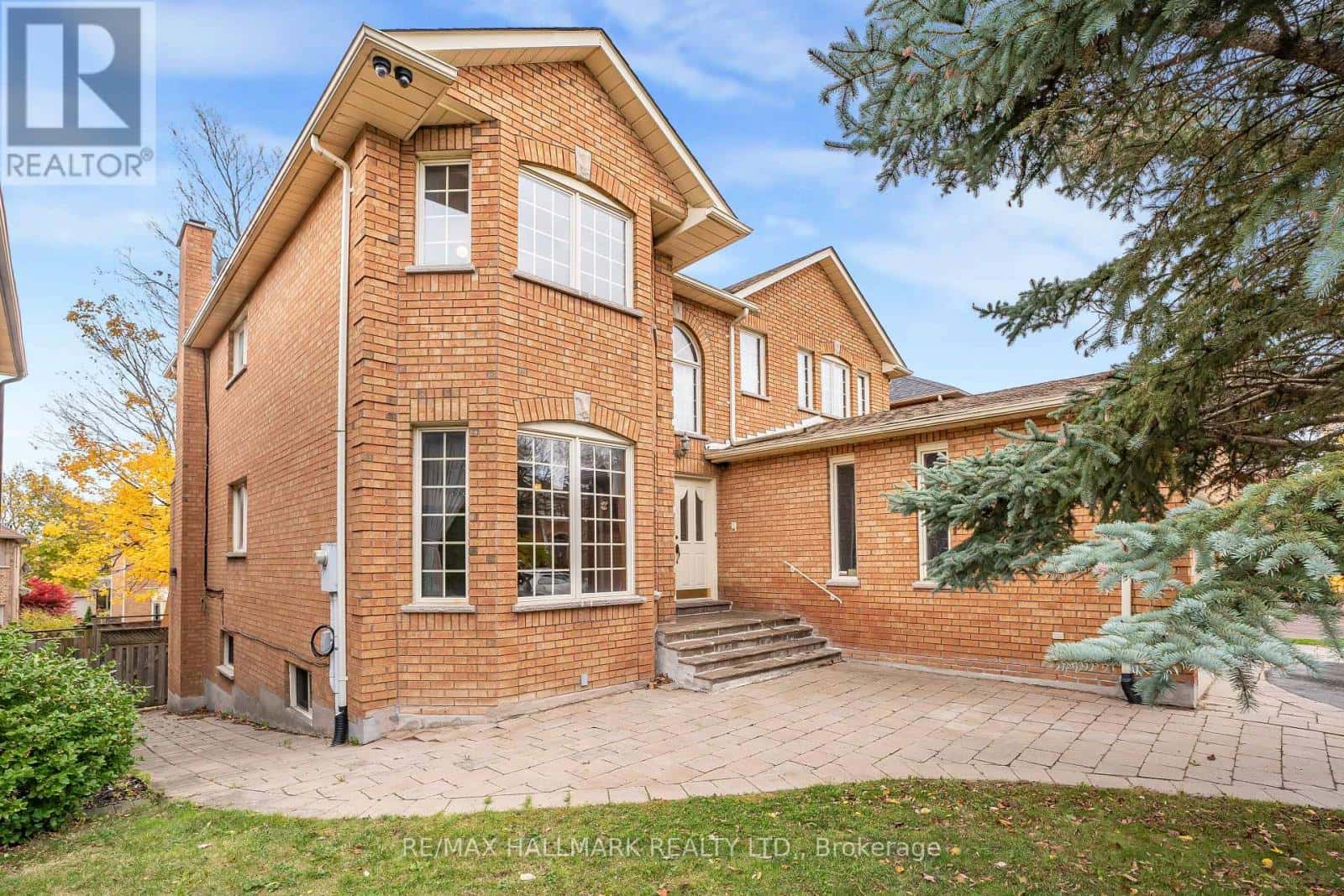 24 WHALEN COURT — Richmond Hill (Westbrook) - Photo 2 of 50