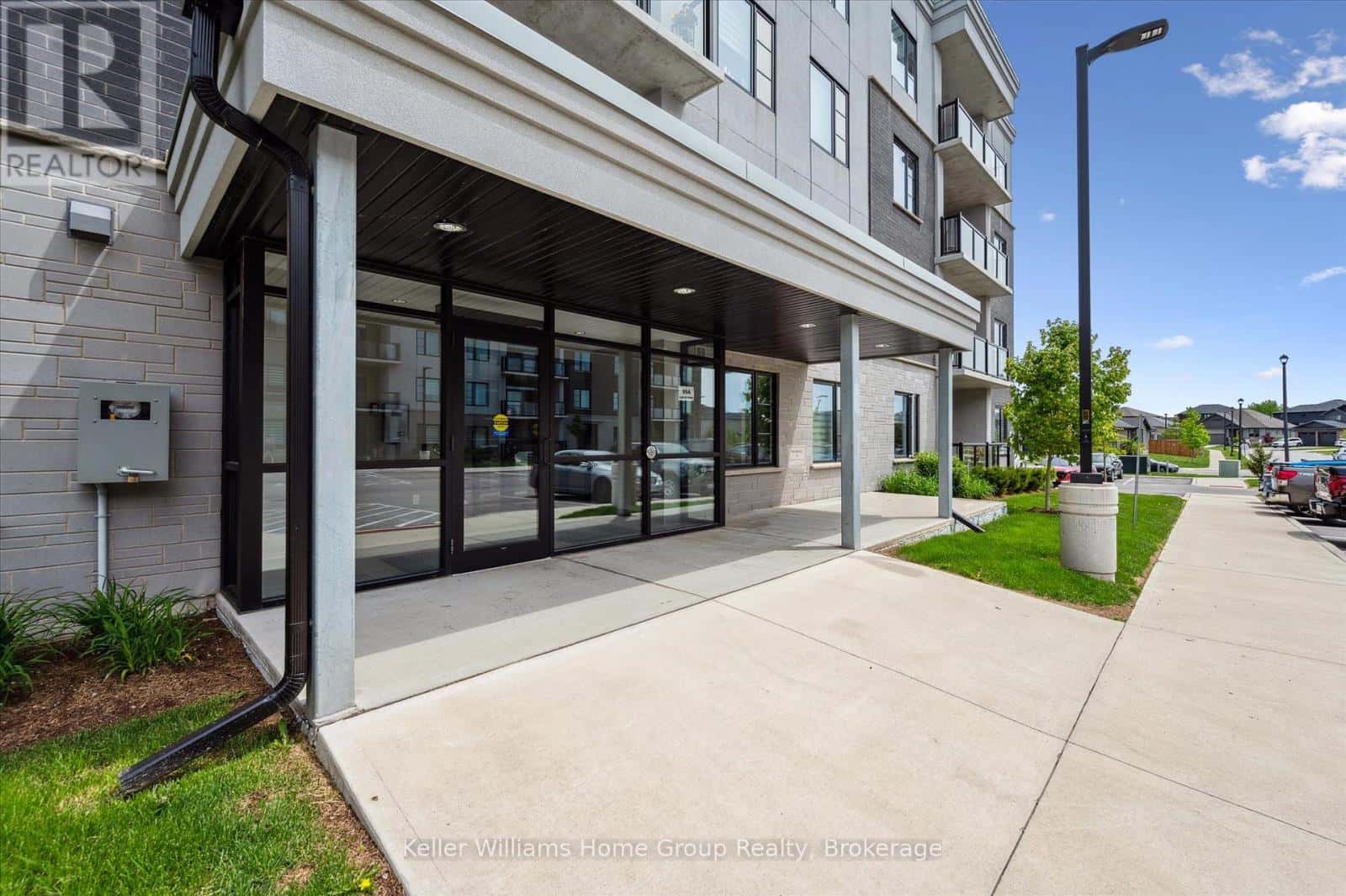 102 - 99A FARLEY ROAD — Centre Wellington (Fergus), Ontario - Photo 3 of 33