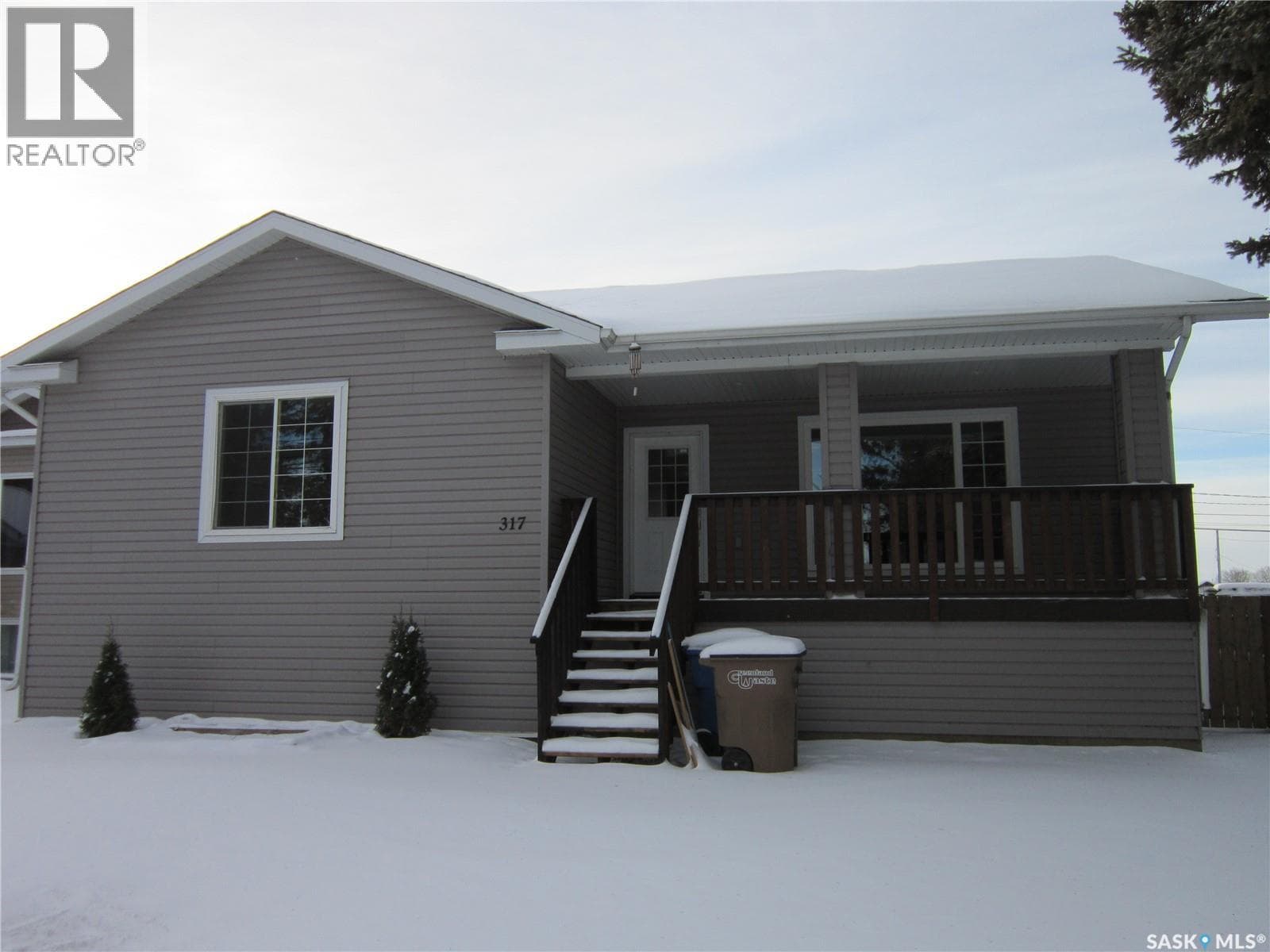 317 Burrows AVENUE W — Melfort - Main photo