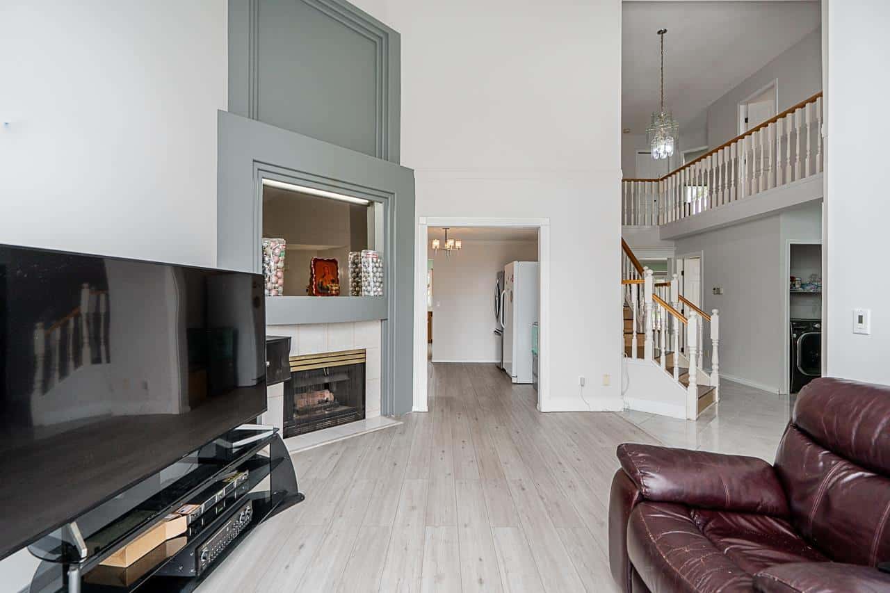 16089 80 AVENUE — Surrey - Photo 4 of 39