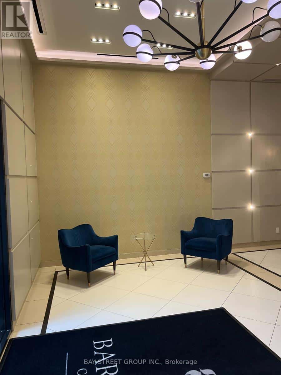 708 - 1486 BATHURST STREET — Toronto (Humewood-Cedarvale) - Photo 5 of 26