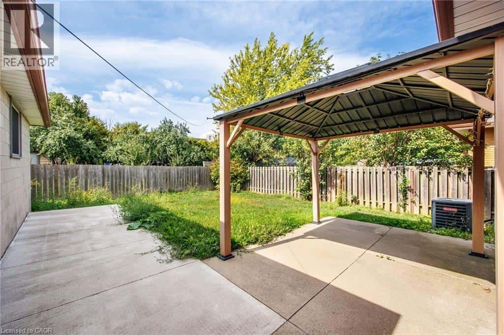 60 CHAMPLAIN Avenue — Hamilton, Ontario - Photo 5 of 29