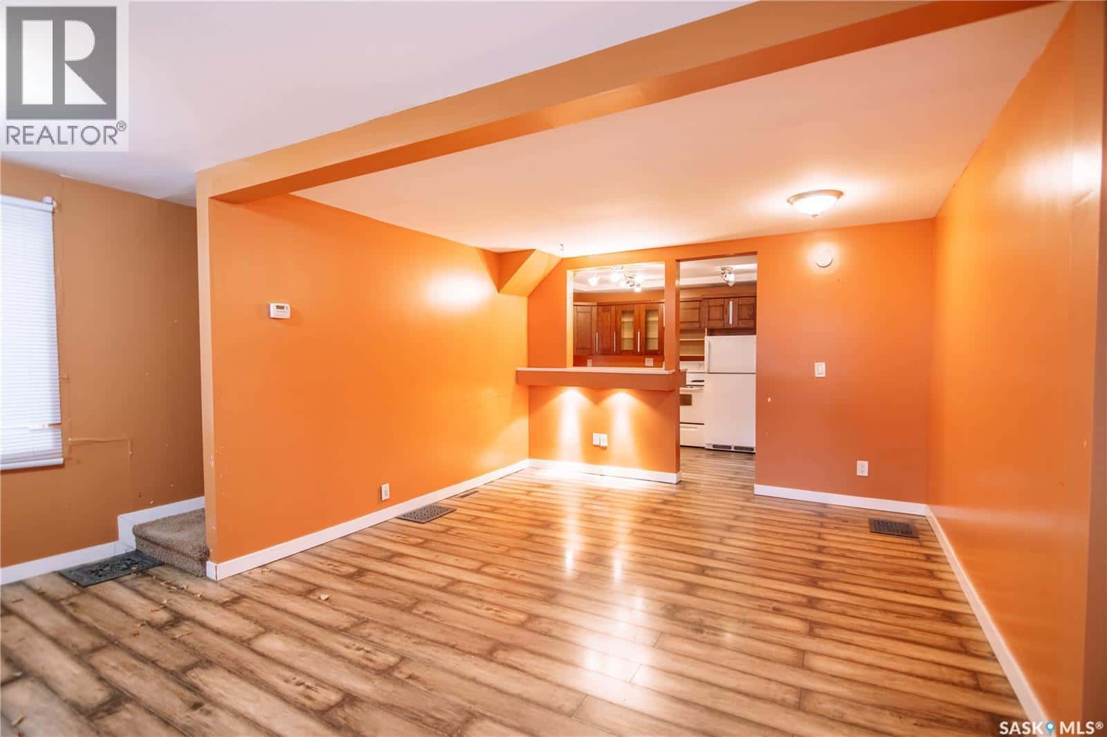 721 King STREET — Regina - Photo 3 of 30