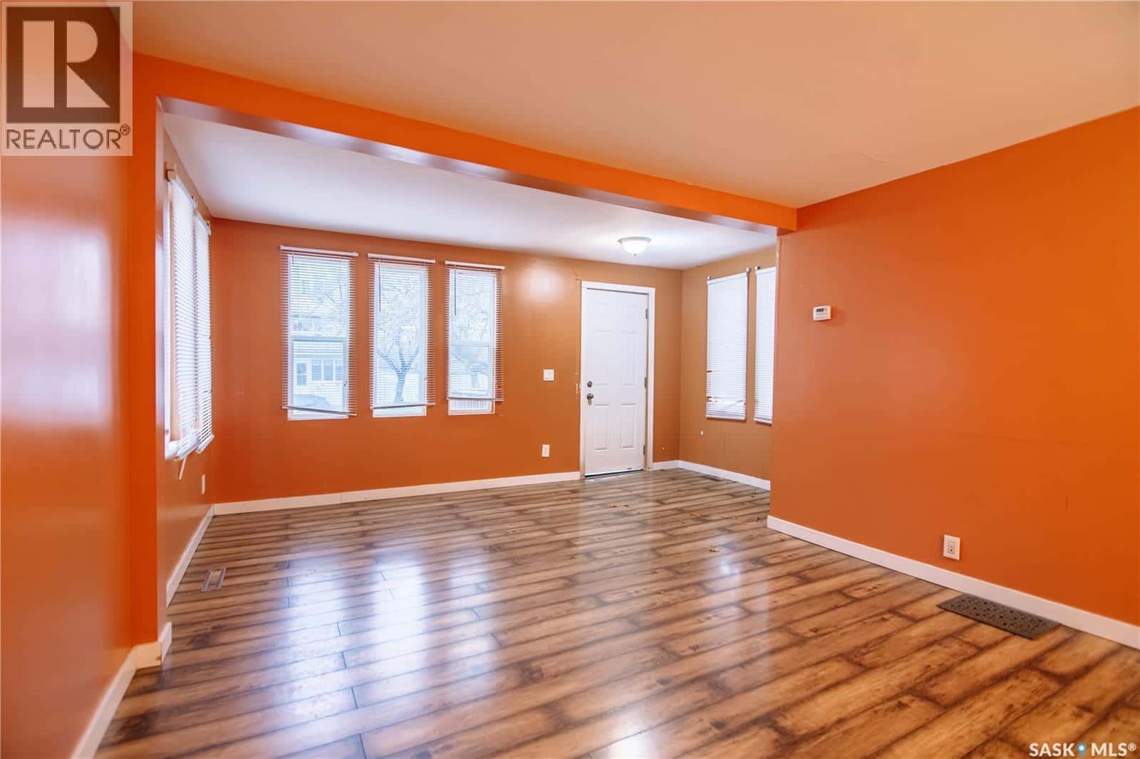 721 King STREET — Regina - Photo 4 of 30