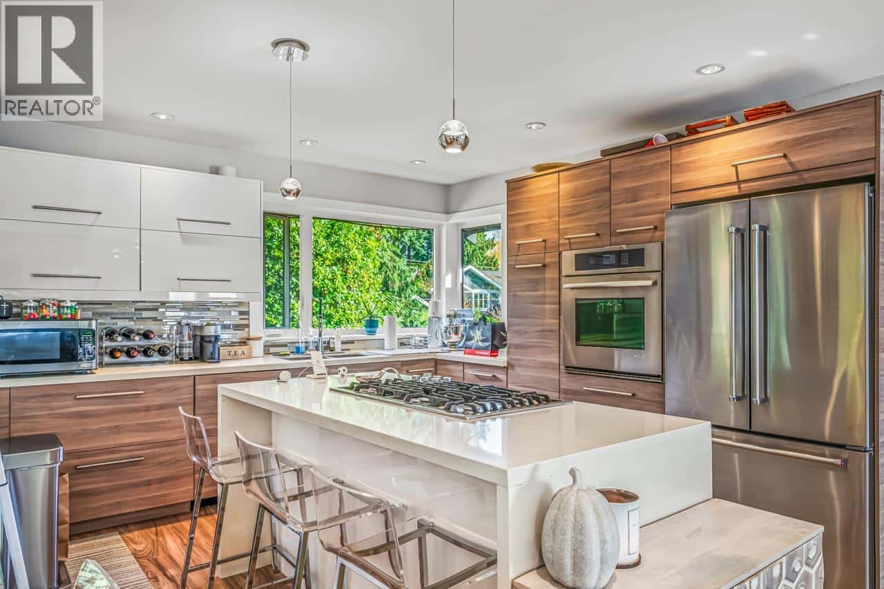 3630 BLUEBONNET ROAD — North Vancouver - Photo 4 of 22