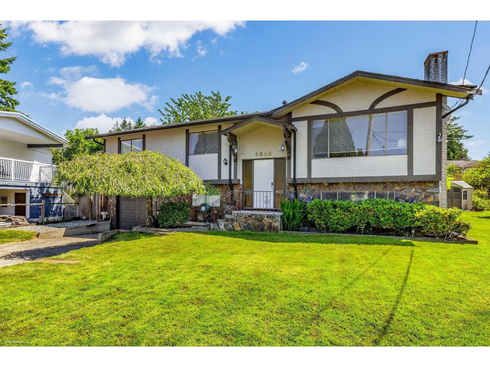 8646 115A STREET — Delta, British Columbia - Main photo