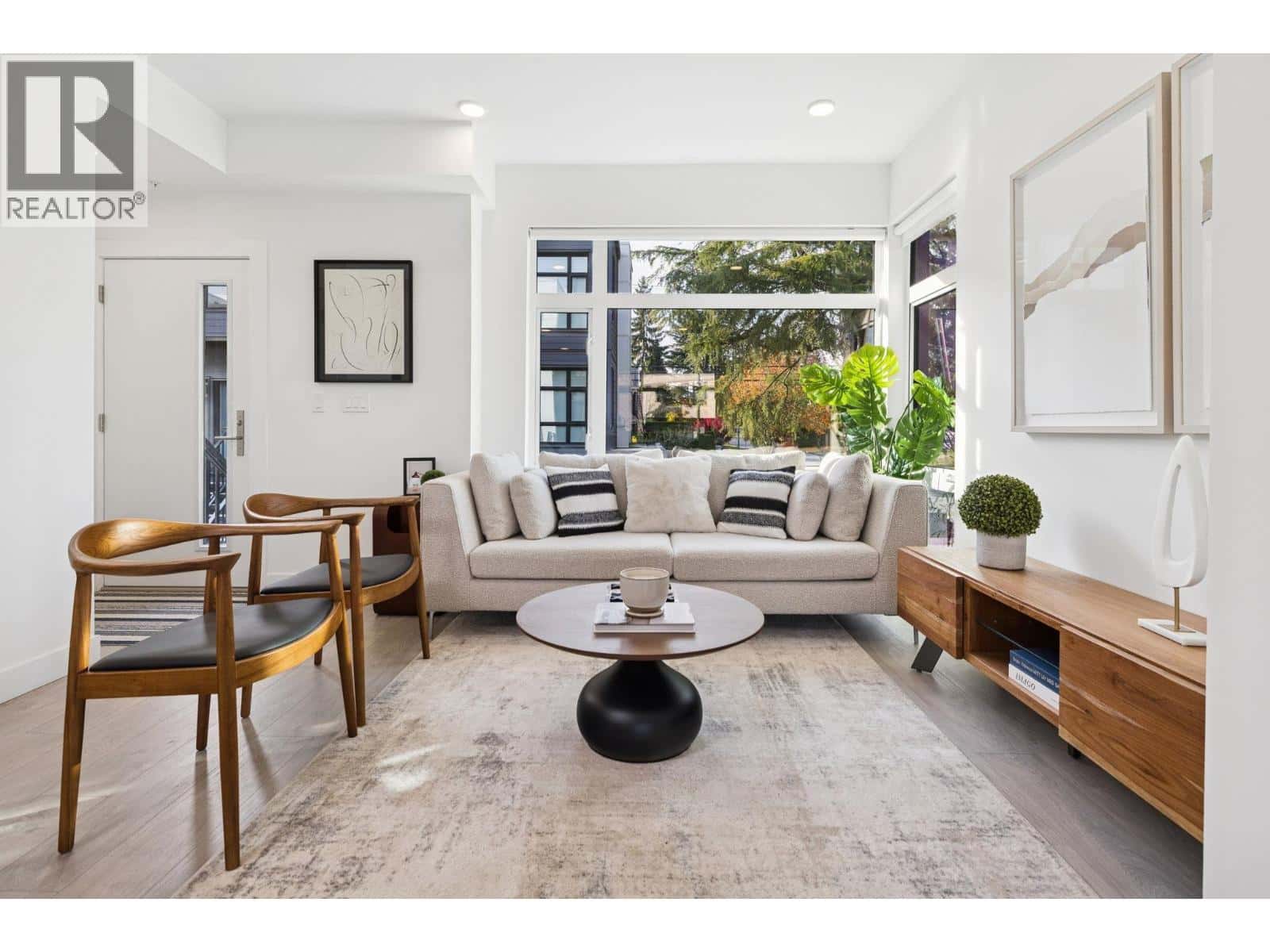 211 1008 W 47TH STREET — Vancouver - Photo 3 of 9