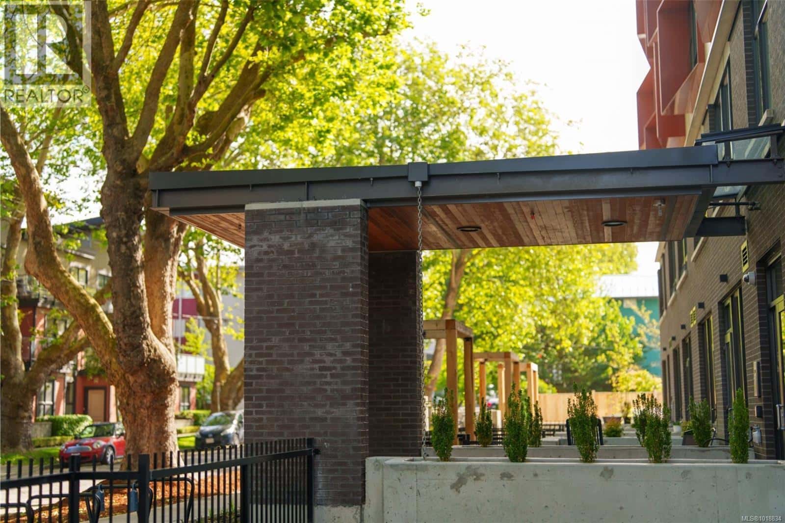 210 629 Speed Ave — Victoria - Photo 3 of 22