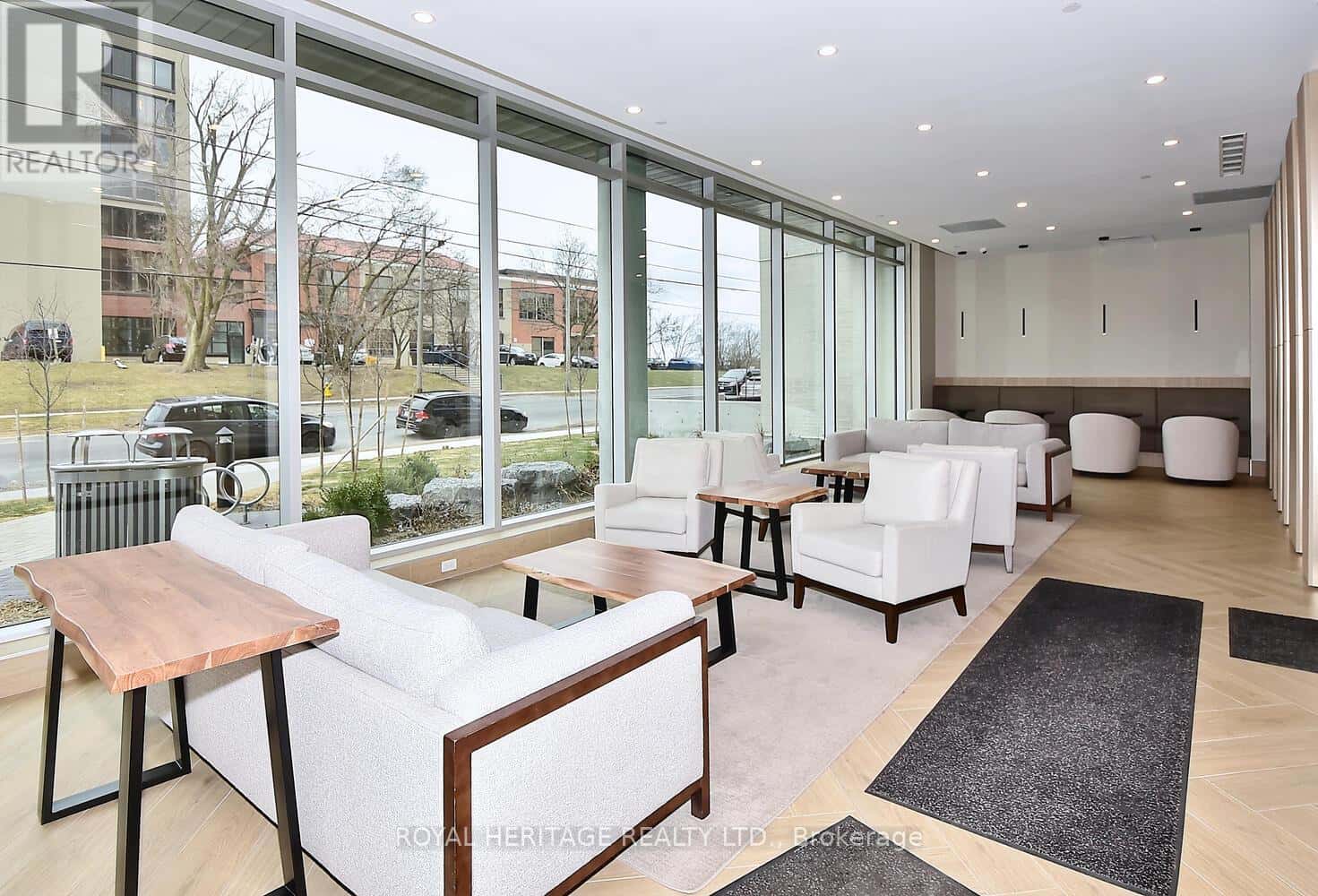 195 HUNTER STREET E — Peterborough (Ashburnham Ward 4) - Photo 4 of 33