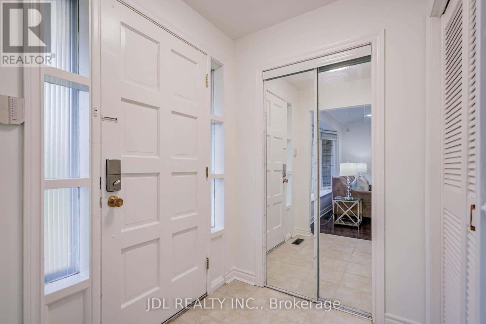 6 NORHEAD AVENUE — Toronto (Agincourt North) - Photo 4 of 36