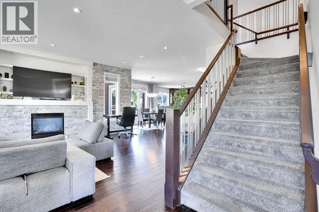 172 Kinniburgh Way — Chestermere - Photo 3 of 50