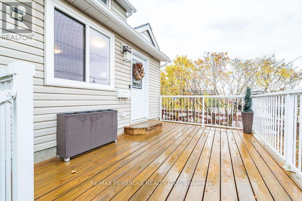 3245 PETAWAWA BOULEVARD — Petawawa - Photo 2 of 35