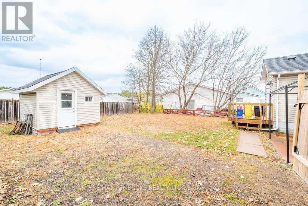 3245 PETAWAWA BOULEVARD — Petawawa - Photo 4 of 35