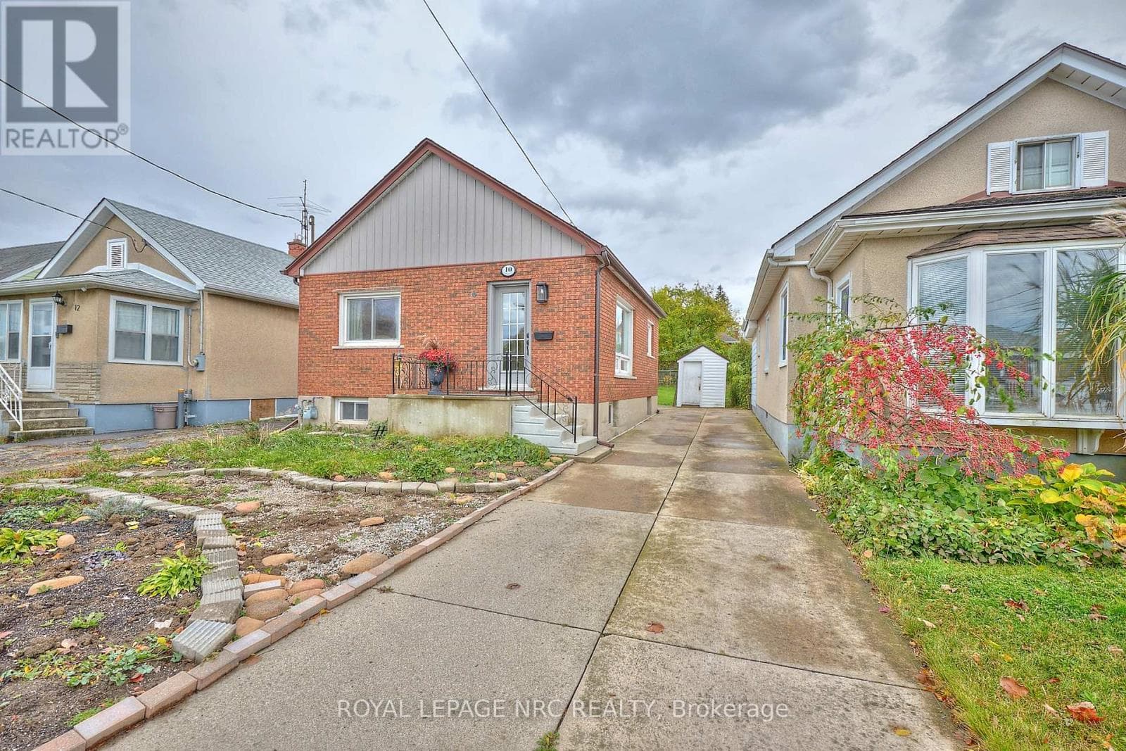 10 FAIRBURN AVENUE — St. Catharines (Burleigh Hill) - Main photo