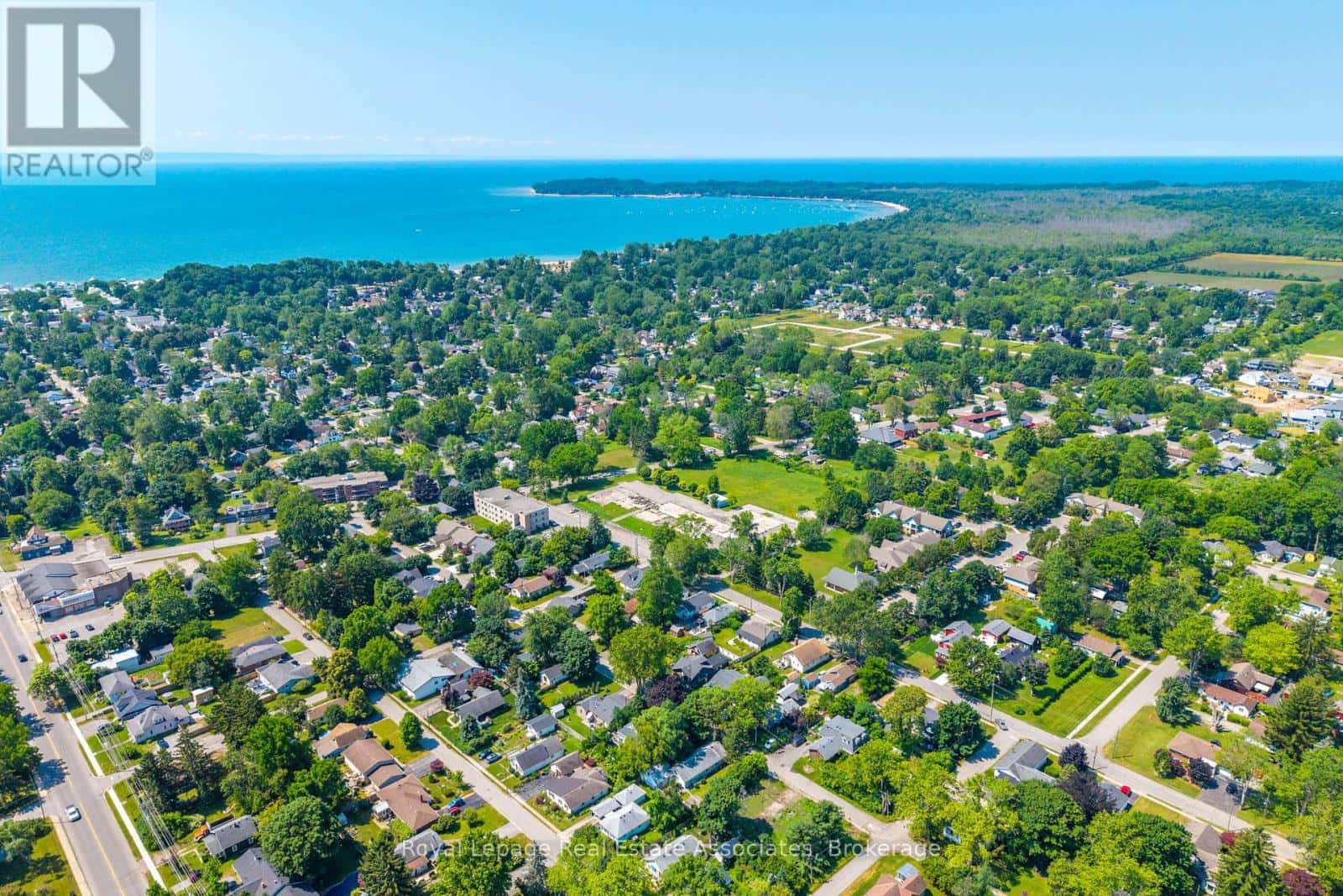 110 DERBY ROAD — Fort Erie (Crystal Beach) - Photo 2 of 50