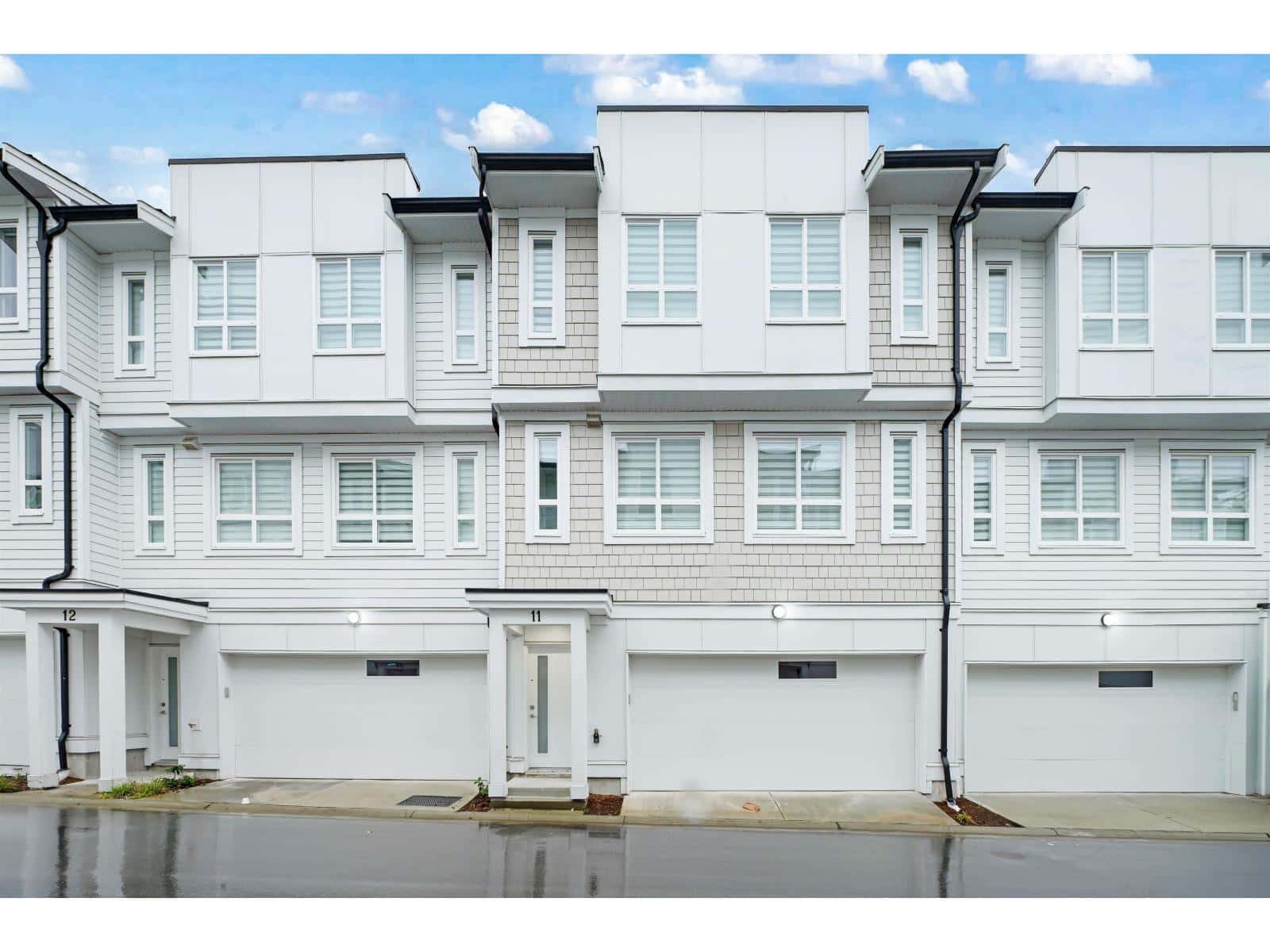 11 8181 135A STREET — Surrey, British Columbia - Photo 3 of 17