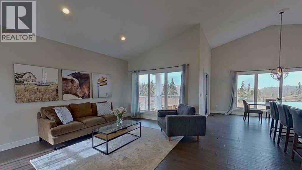 130 Riverwood Crescent SW — Diamond Valley - Photo 3 of 39