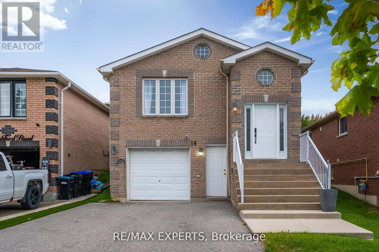 14 AISHFORD ROAD — Bradford West Gwillimbury (Bradford) - Photo 2 of 16