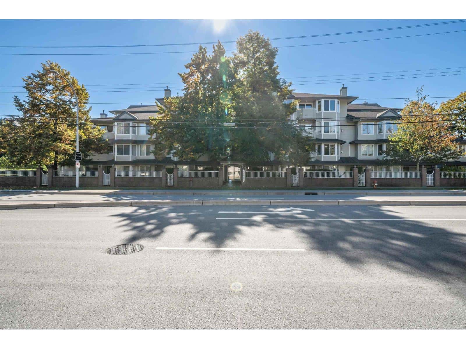 401 12110 80 AVENUE — Surrey - Photo 2 of 38