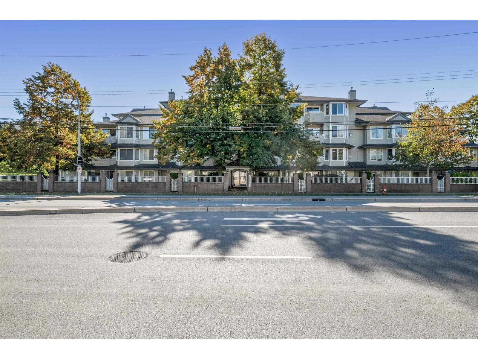 401 12110 80 AVENUE — Surrey - Main photo