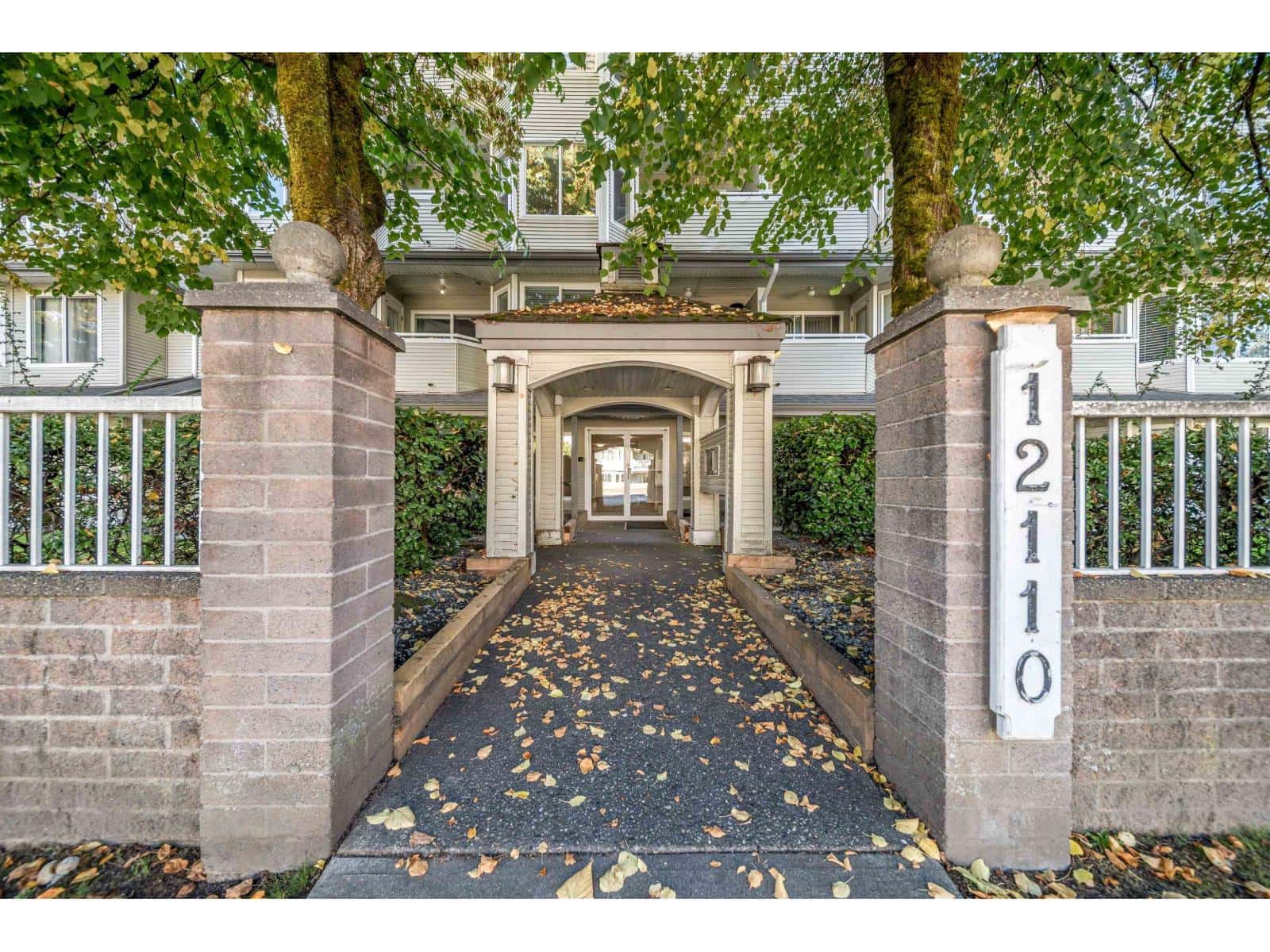 401 12110 80 AVENUE — Surrey - Photo 3 of 38