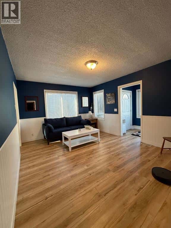 4821 51st Avenue — High Prairie - Photo 5 of 17