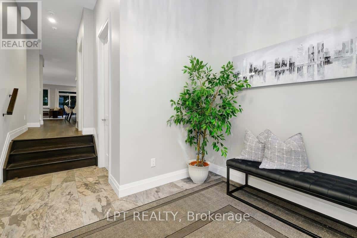 319 GLYNN AVENUE — Ottawa - Photo 4 of 49