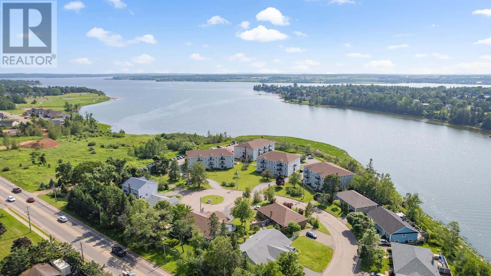 7 22 Waterview Heights — Charlottetown - Photo 3 of 25